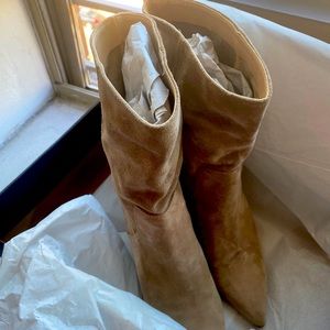 Women’s suede boots. Great with skinny jeans!